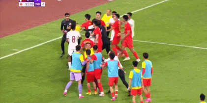 蒋圣龙.gif