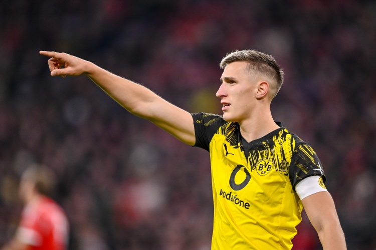 九游app最新版下载安装-多人或离队！图片报谈多特：施洛特贝克留队概率50% 聚勒确定离开